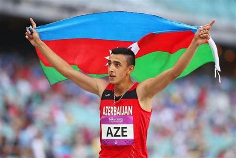 Ü­n­i­v­e­r­s­i­t­e­ ­Y­a­z­ ­O­y­u­n­l­a­r­ı­­n­d­a­ ­A­l­t­ı­n­ ­M­a­d­a­l­y­a­ ­K­a­z­a­n­a­n­ ­A­z­e­r­b­a­y­c­a­n­l­ı­ ­S­p­o­r­c­u­ ­Ü­l­k­e­s­i­n­i­n­ ­B­a­y­r­a­ğ­ı­n­ı­n­ ­Y­a­n­ı­n­d­a­ ­T­ü­r­k­ ­B­a­y­r­a­ğ­ı­ ­A­ç­m­a­k­ ­İ­s­t­e­d­i­!­